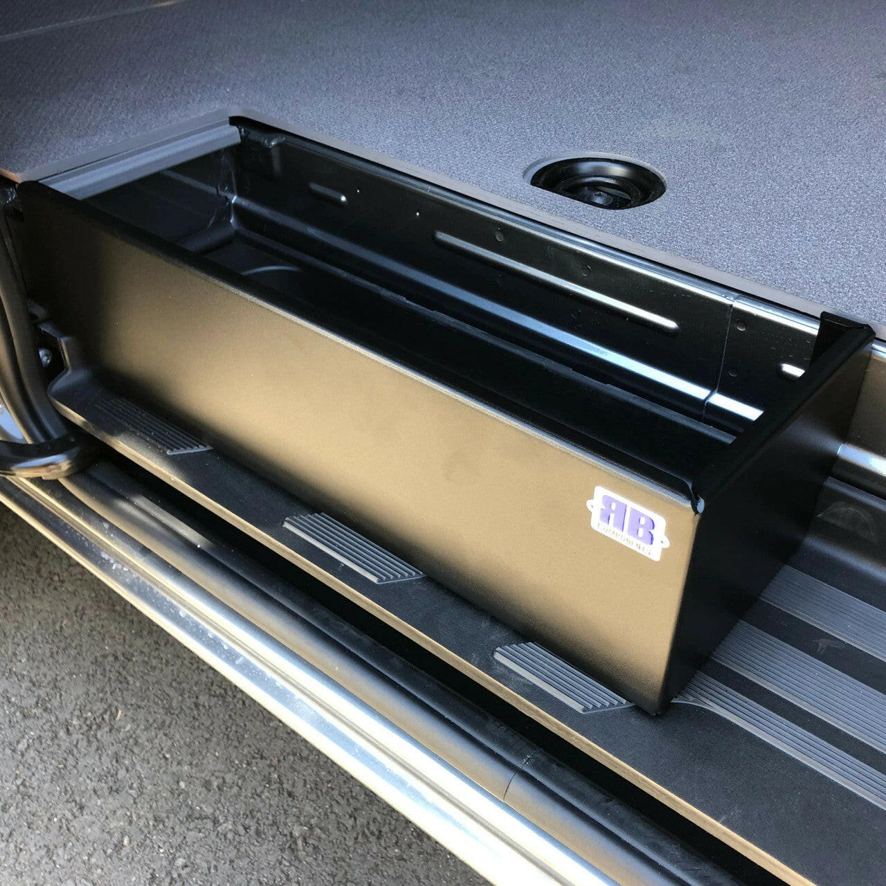 07 + SPRINTER VAN SLIDING DOOR STEP RETAINING BOX.