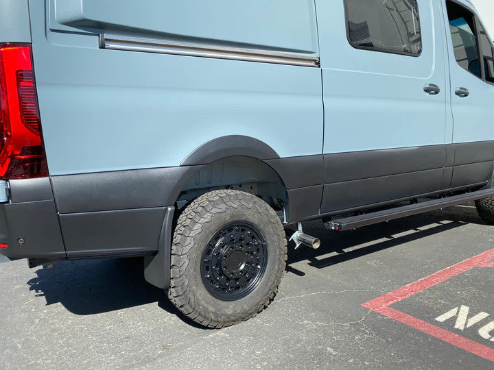 RAPTOR LINER -ULTRA FINE (ROCKER PANELS AND BUMPERS).