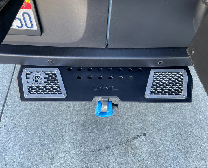 OWL ALUMINUM HITCH STEP